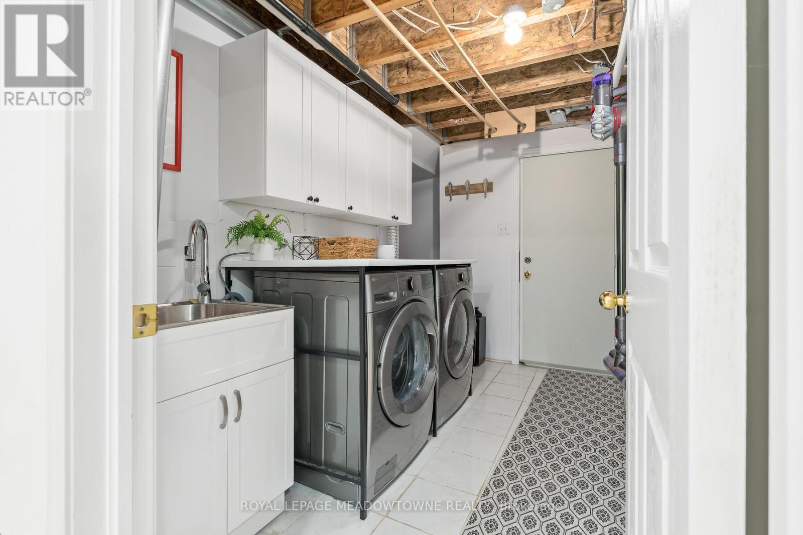 












139 HARBOURVIEW CRESCENT

,
Toronto,




Ontario
M8V4A8

