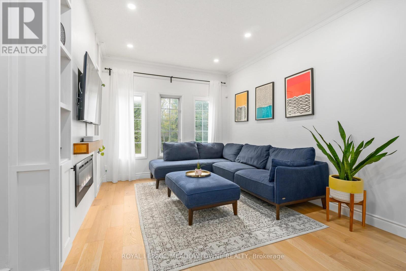 












139 HARBOURVIEW CRESCENT

,
Toronto,




Ontario
M8V4A8

