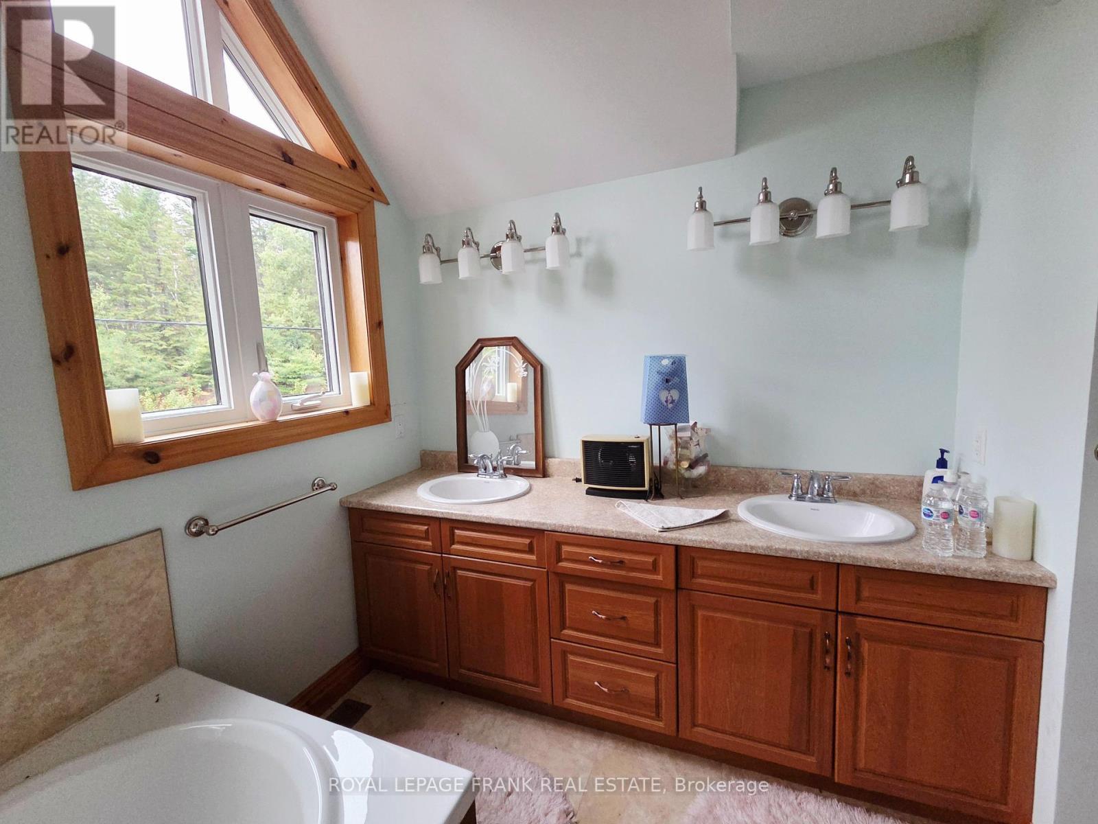 












8847 HIGHWAY 28

,
North Kawartha,




Ontario
K0L1A0


