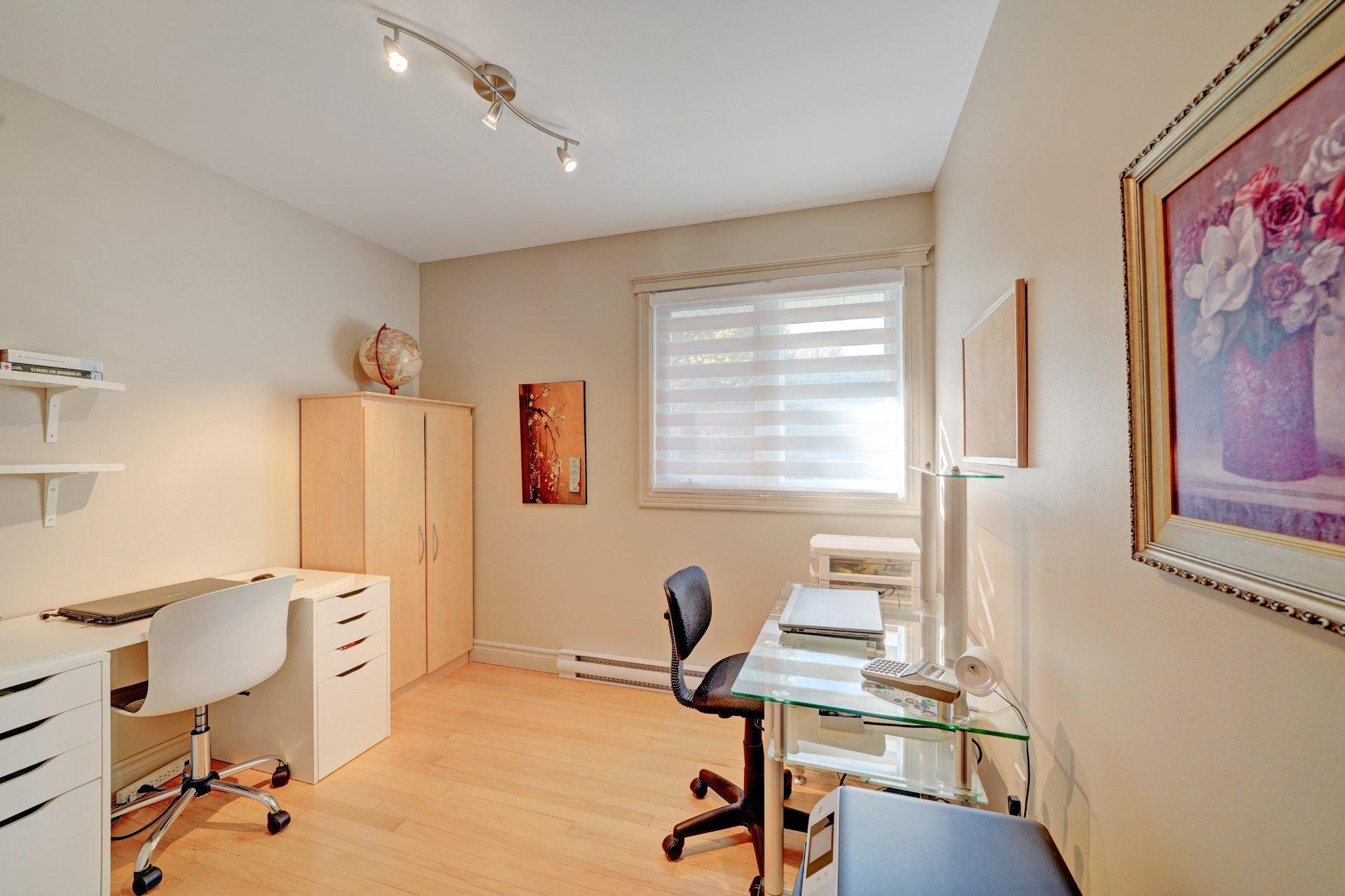 









155


Rue Vanier

,
Sorel-Tracy,




QC
J3R2T8


