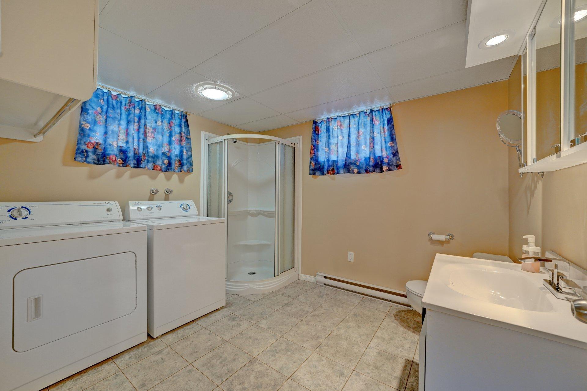 









155


Rue Vanier

,
Sorel-Tracy,




QC
J3R2T8

