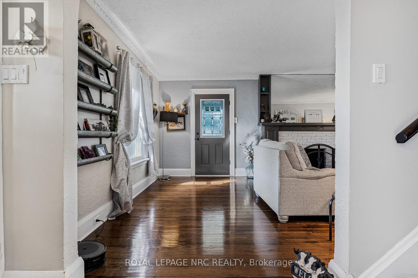 












4591 TWENTY FIRST STREET

,
Lincoln,




Ontario
L0R2E0

