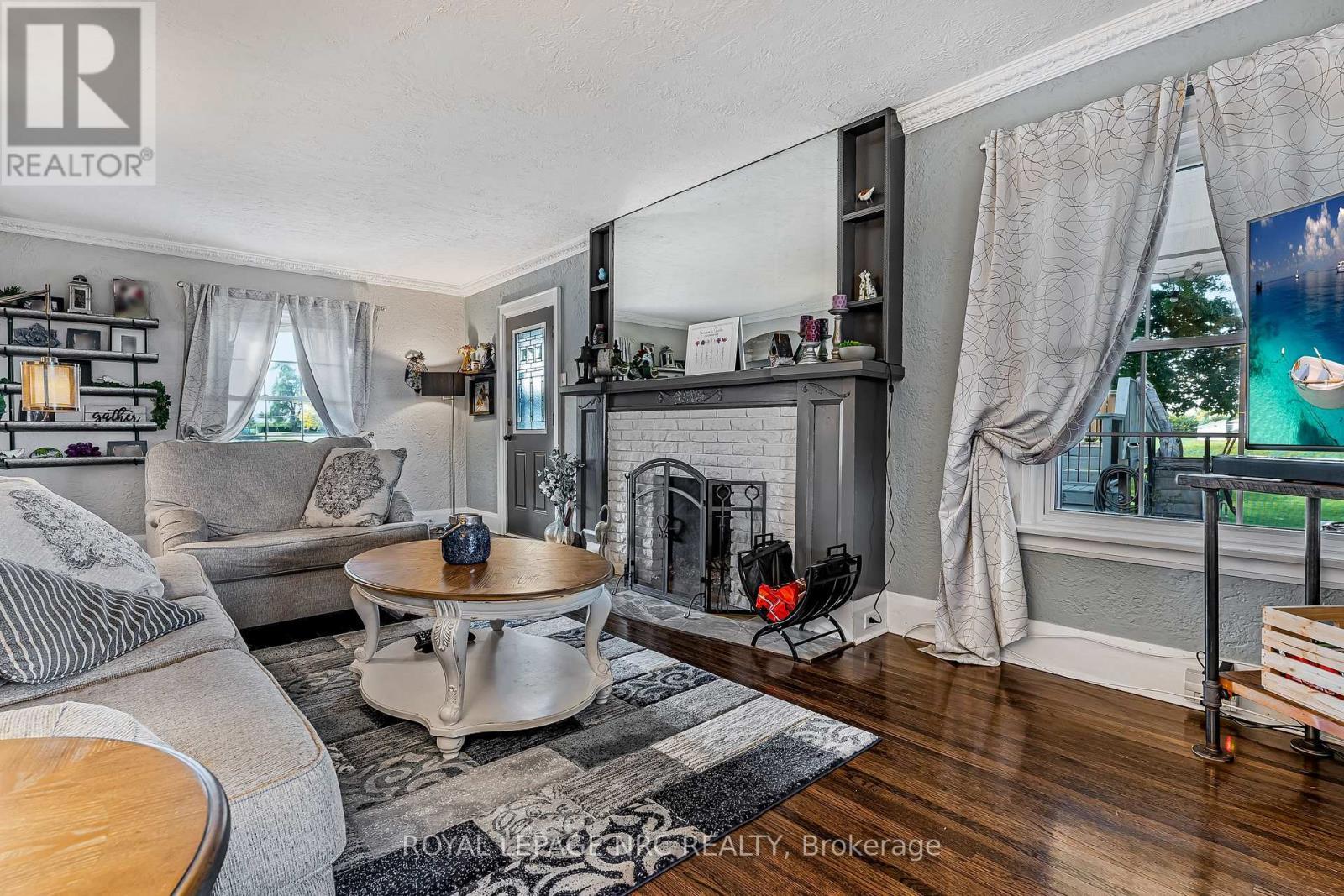 












4591 TWENTY FIRST STREET

,
Lincoln,




Ontario
L0R2E0

