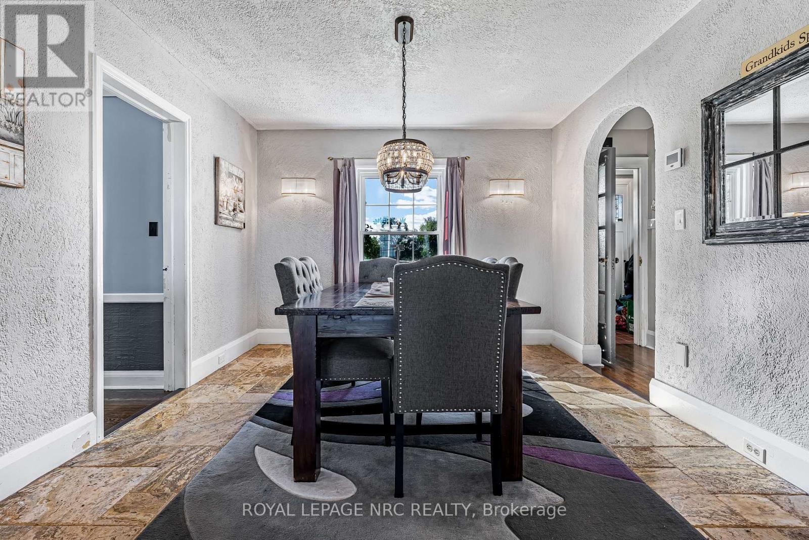 












4591 TWENTY FIRST STREET

,
Lincoln,




Ontario
L0R2E0

