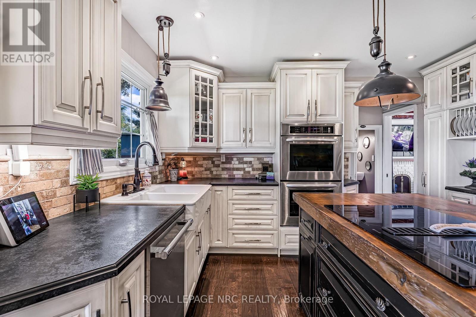 












4591 TWENTY FIRST STREET

,
Lincoln,




Ontario
L0R2E0

