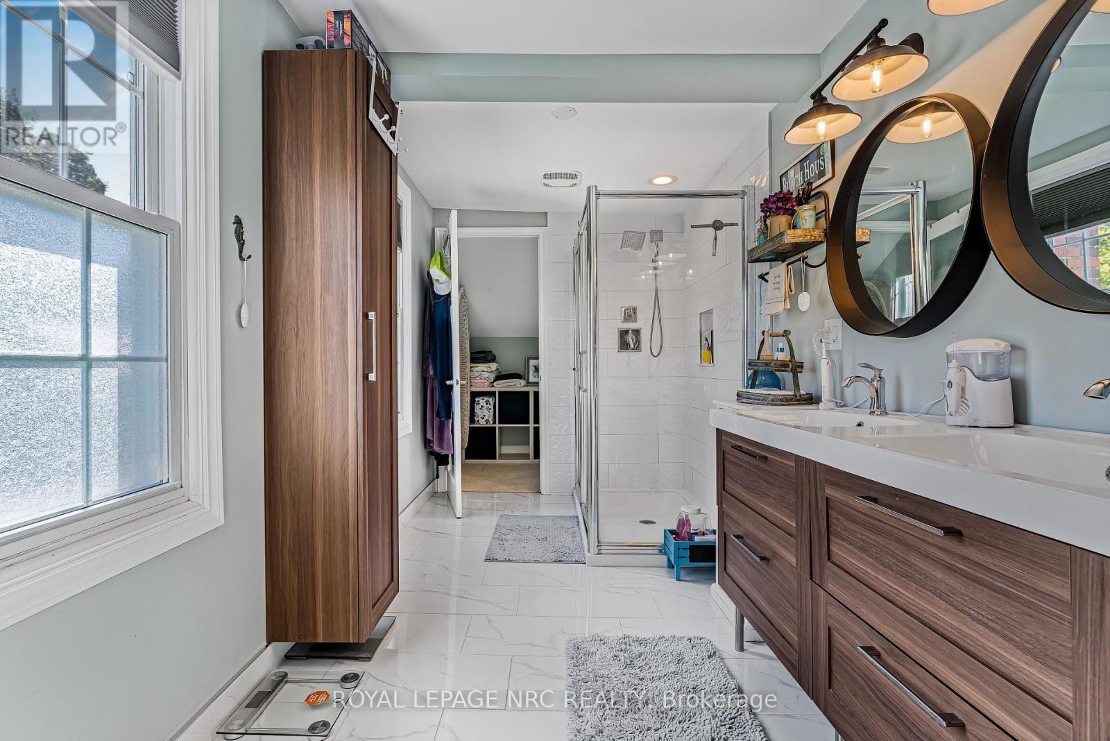 












4591 TWENTY FIRST STREET

,
Lincoln,




Ontario
L0R2E0

