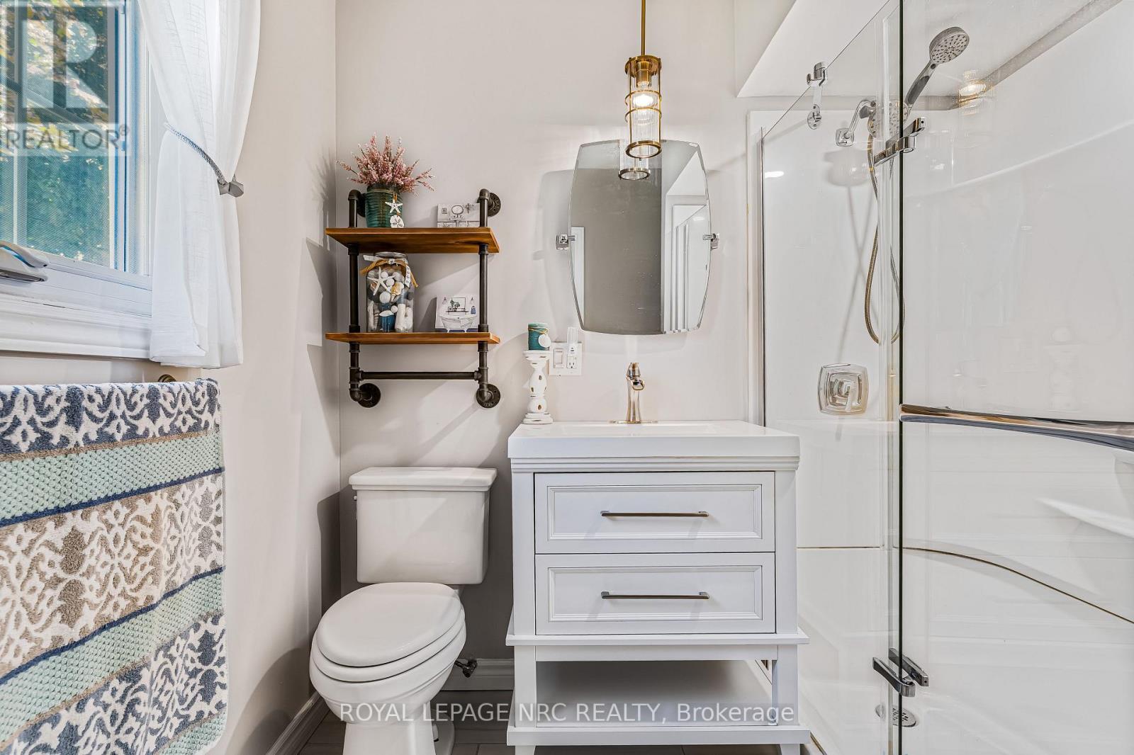 












4591 TWENTY FIRST STREET

,
Lincoln,




Ontario
L0R2E0

