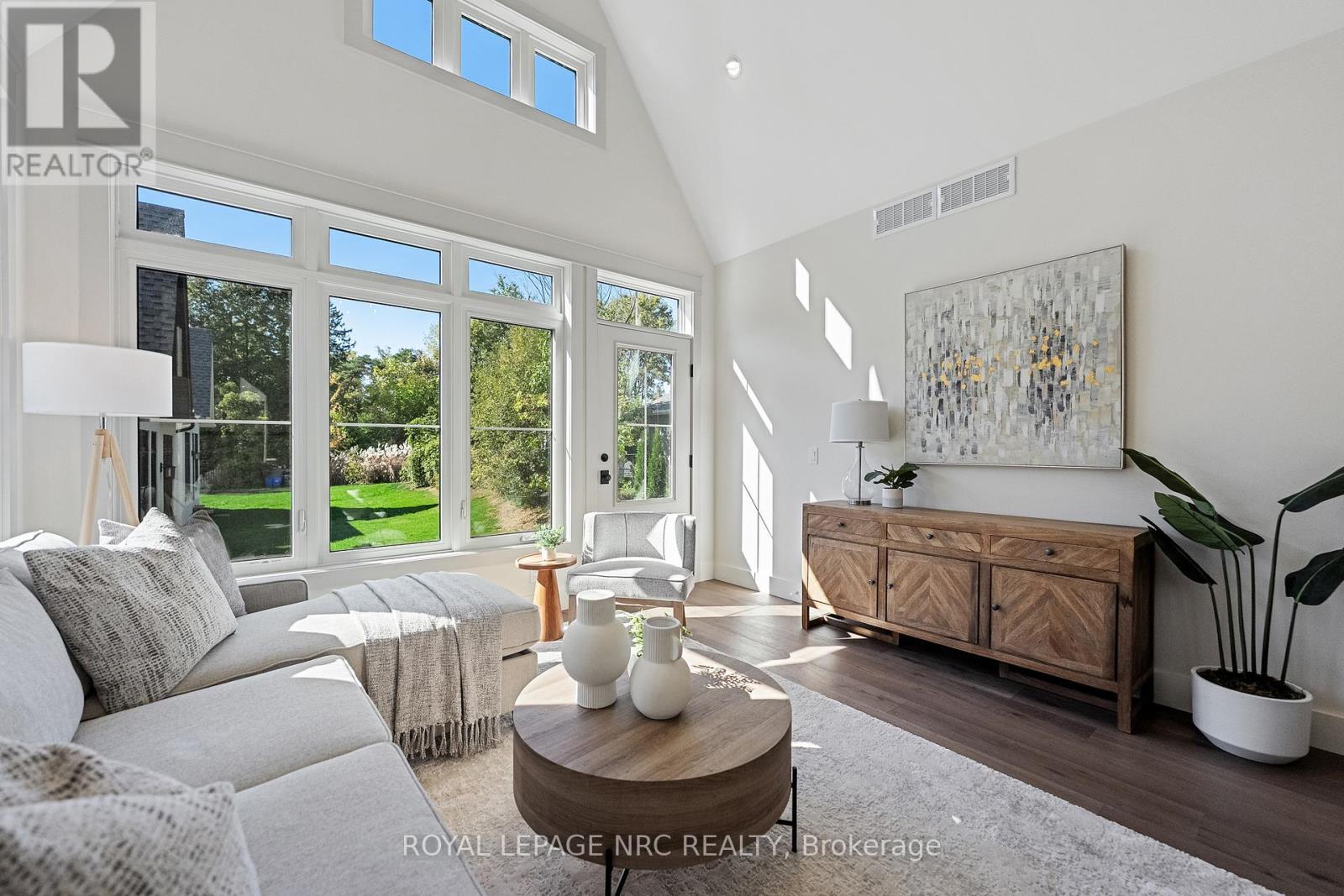 












281 ELMWOOD AVENUE

,
Fort Erie (Crystal Beach),




Ontario
L0S1B0

