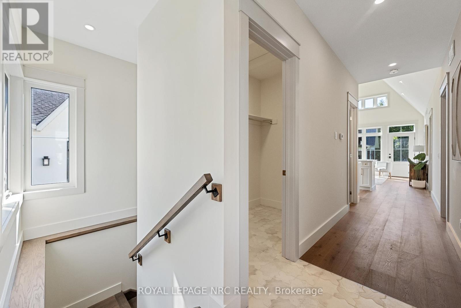 












281 ELMWOOD AVENUE

,
Fort Erie (Crystal Beach),




Ontario
L0S1B0

