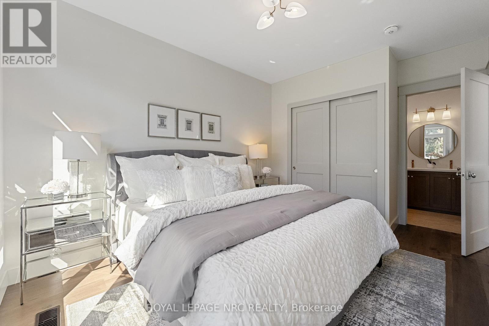 












281 ELMWOOD AVENUE

,
Fort Erie (Crystal Beach),




Ontario
L0S1B0

