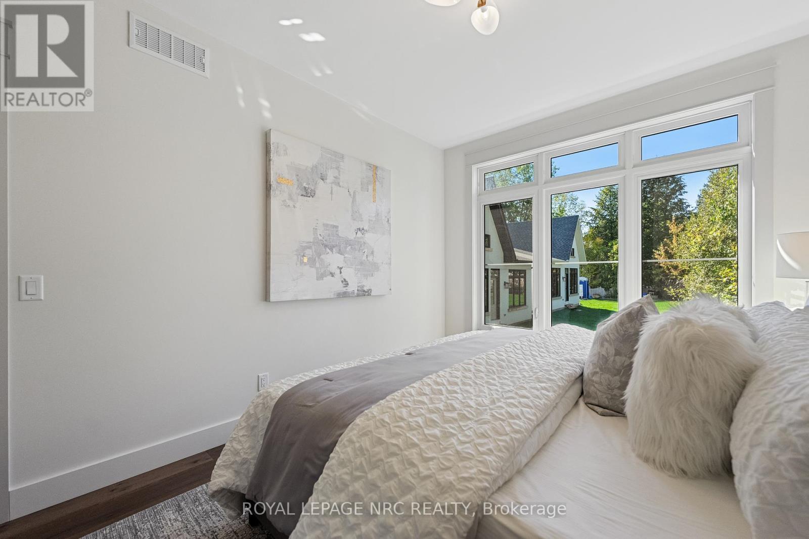 












281 ELMWOOD AVENUE

,
Fort Erie (Crystal Beach),




Ontario
L0S1B0

