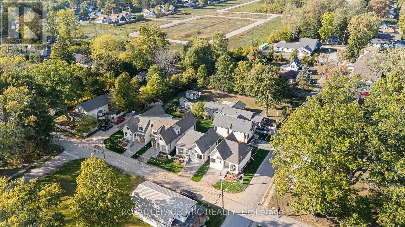 












281 ELMWOOD AVENUE

,
Fort Erie (Crystal Beach),




Ontario
L0S1B0

