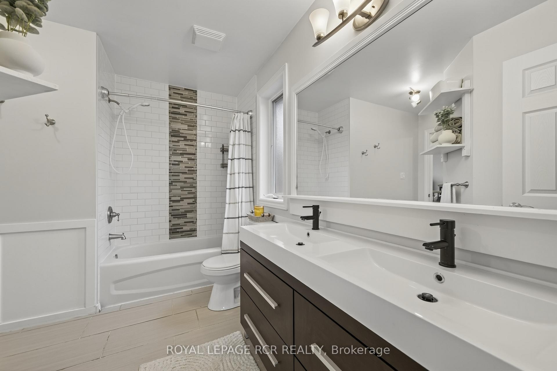 









15


Nicklaus

Drive,
Barrie,




ON
L4M 6W6

