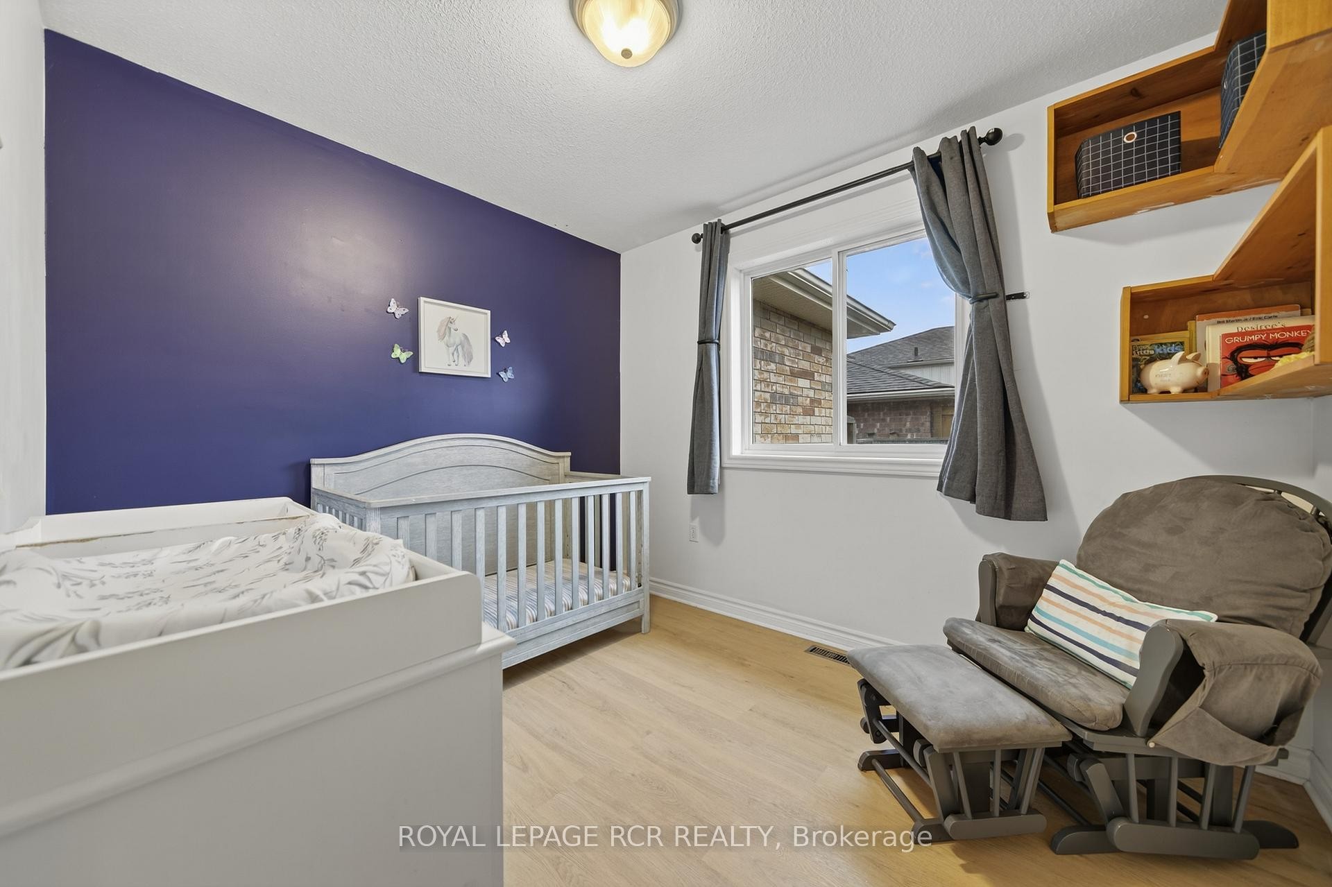 









15


Nicklaus

Drive,
Barrie,




ON
L4M 6W6

