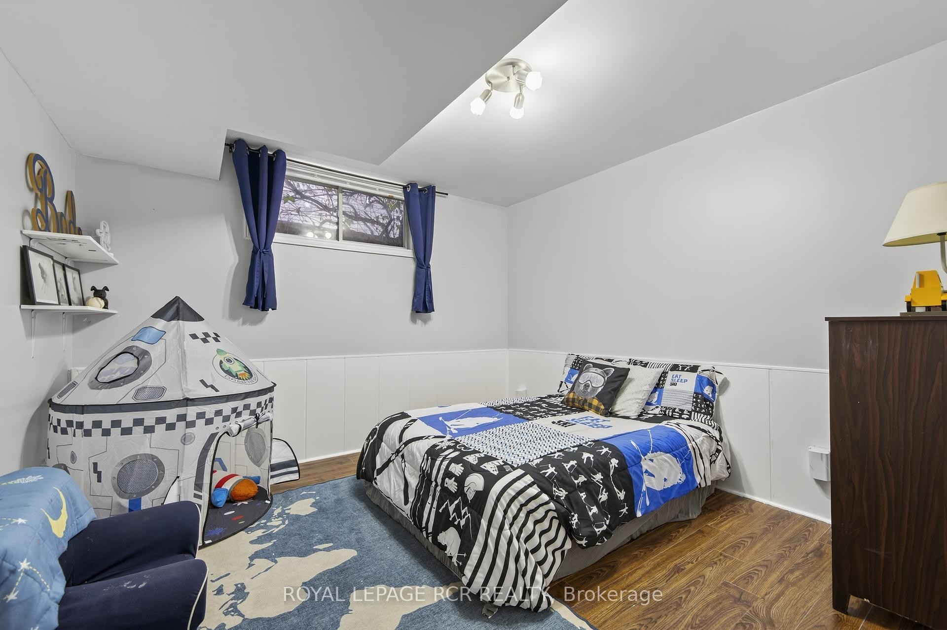 









15


Nicklaus

Drive,
Barrie,




ON
L4M 6W6

