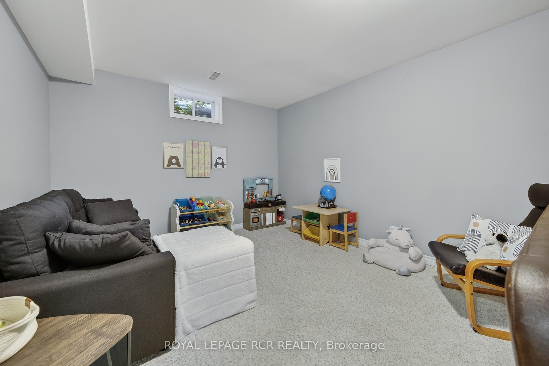 









15


Nicklaus

Drive,
Barrie,




ON
L4M 6W6

