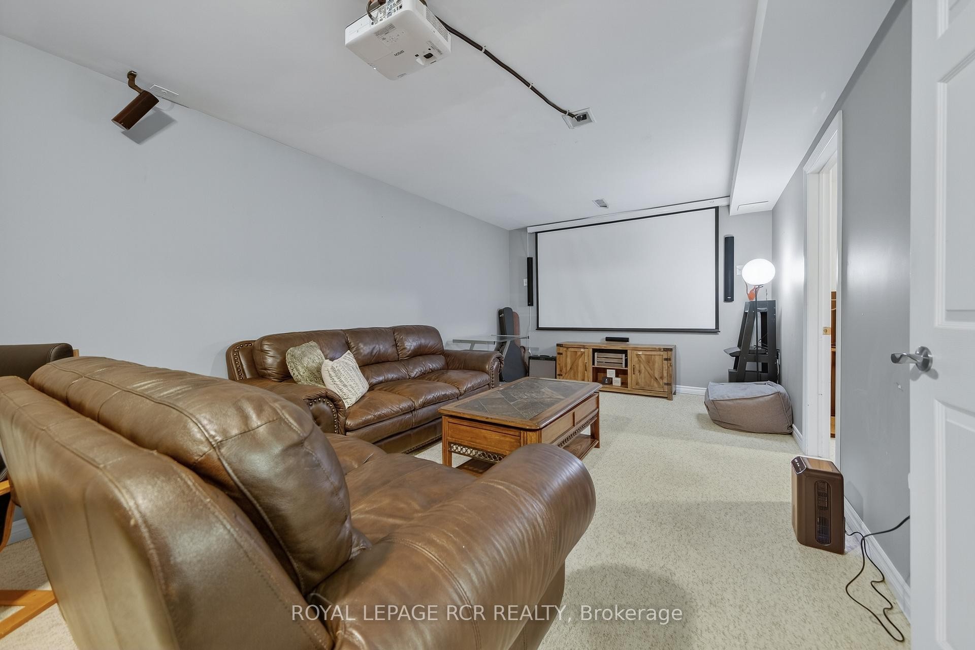 









15


Nicklaus

Drive,
Barrie,




ON
L4M 6W6

