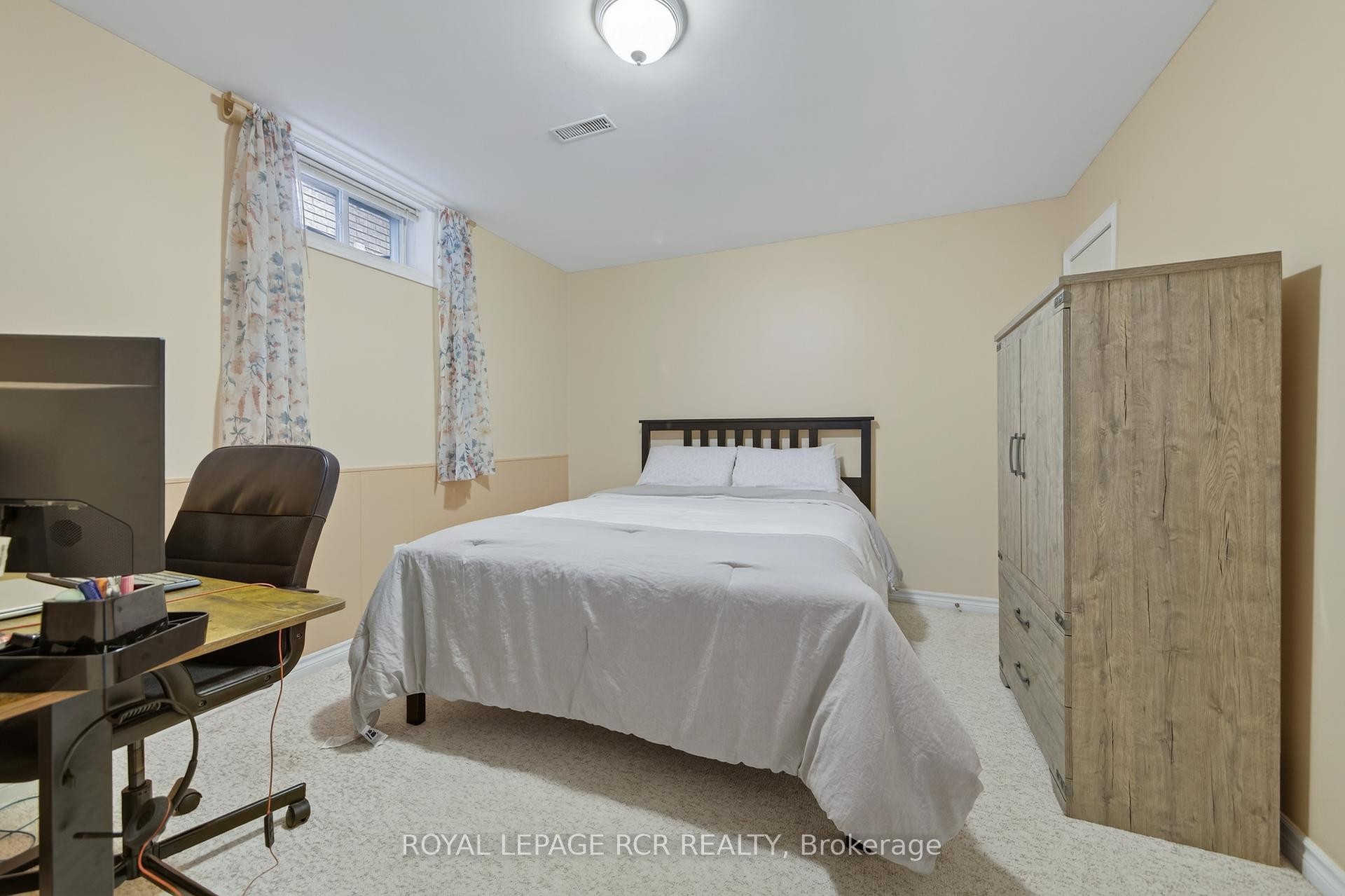 









15


Nicklaus

Drive,
Barrie,




ON
L4M 6W6

