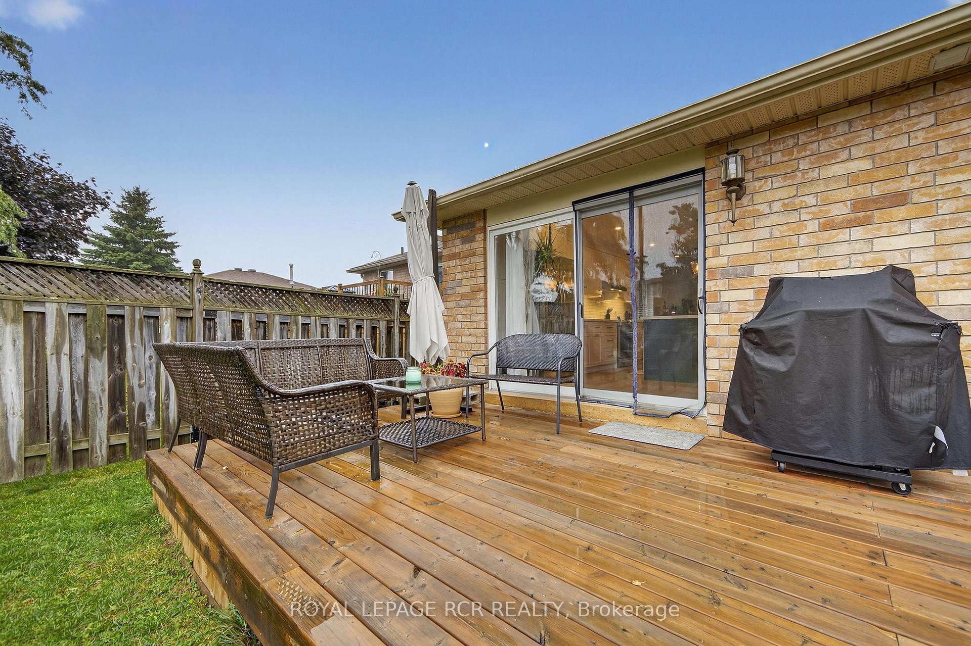 









15


Nicklaus

Drive,
Barrie,




ON
L4M 6W6

