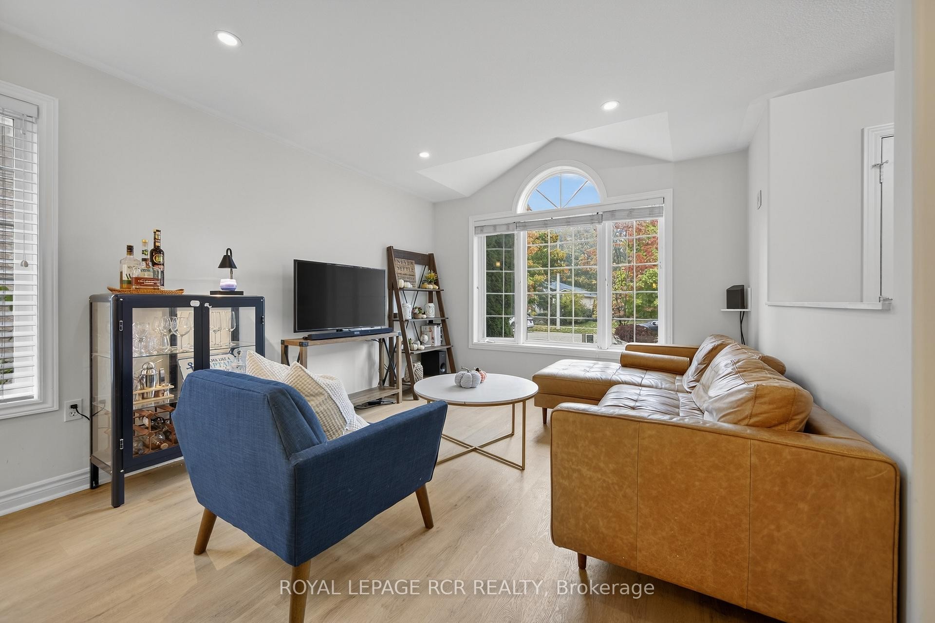 









15


Nicklaus

Drive,
Barrie,




ON
L4M 6W6

