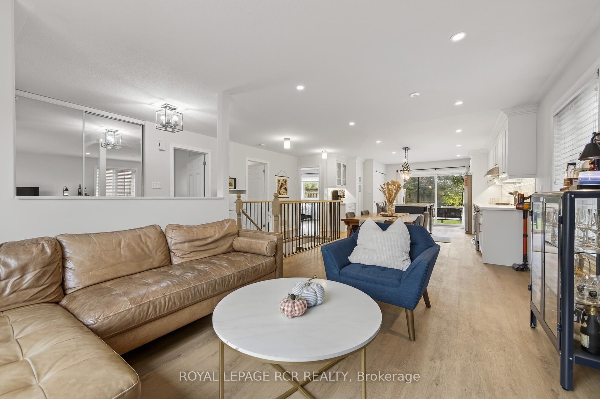 









15


Nicklaus

Drive,
Barrie,




ON
L4M 6W6


