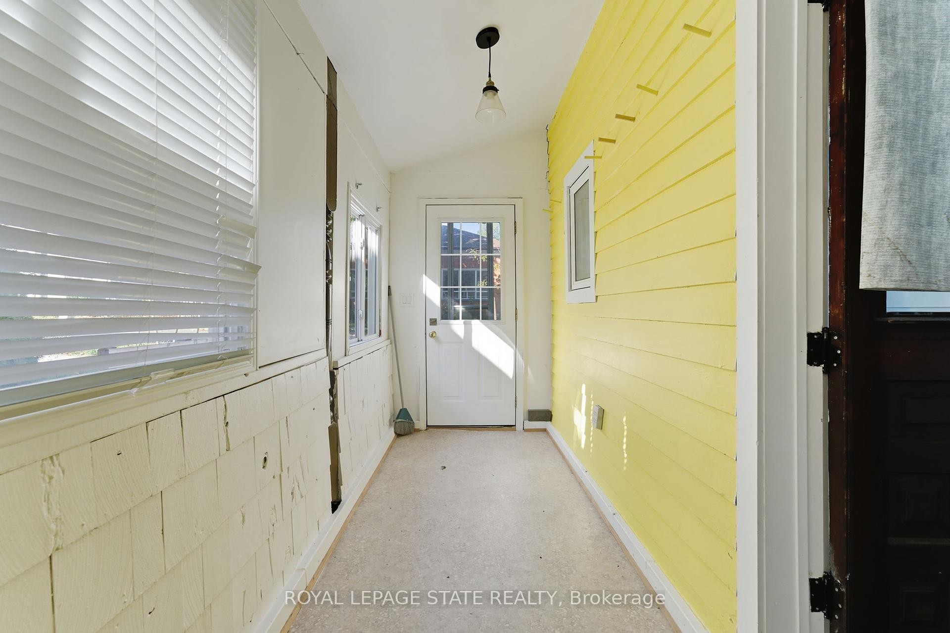 









8


Tasker

Street,
St. Catharines,




ON
L2R 3Z8

