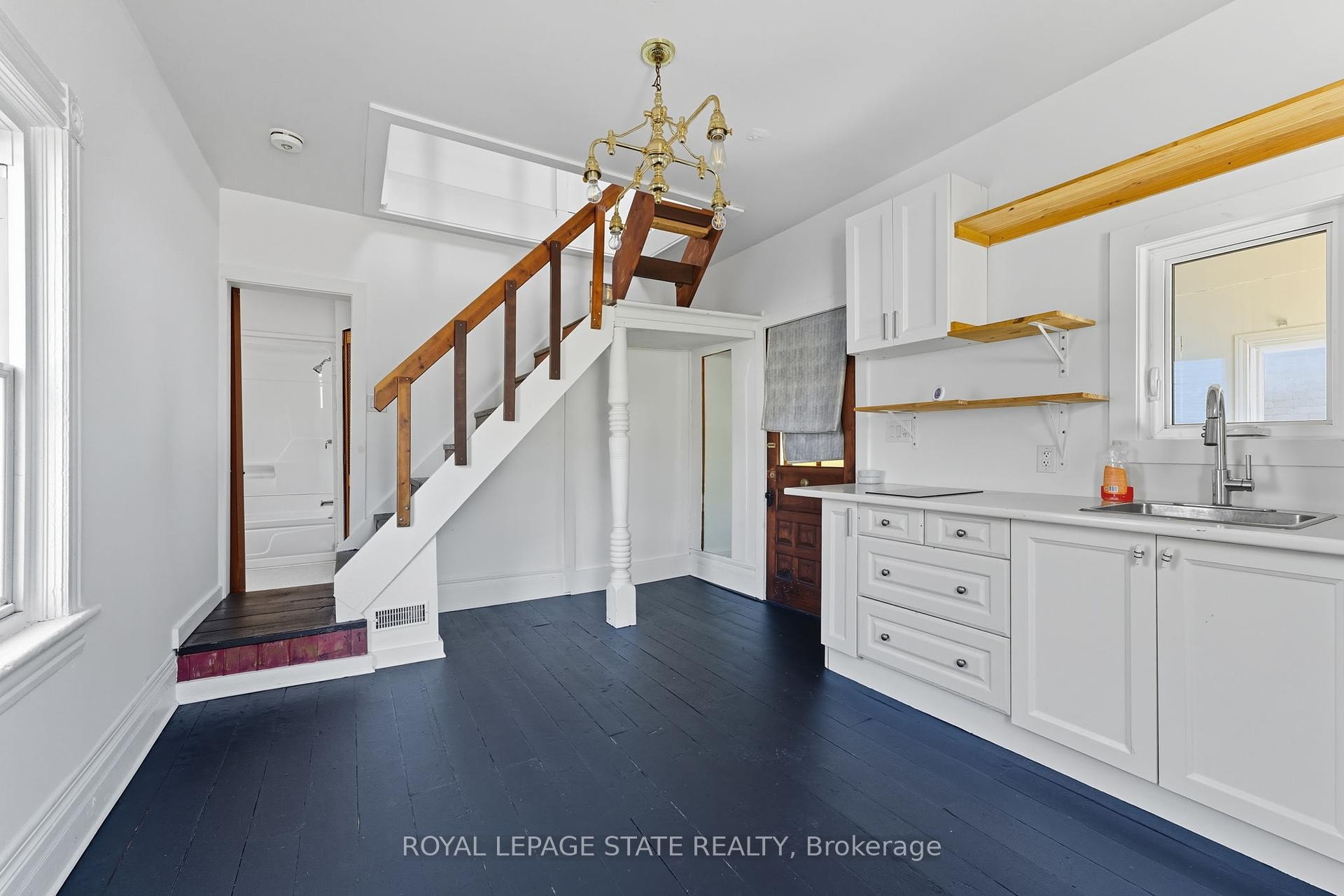 









8


Tasker

Street,
St. Catharines,




ON
L2R 3Z8

