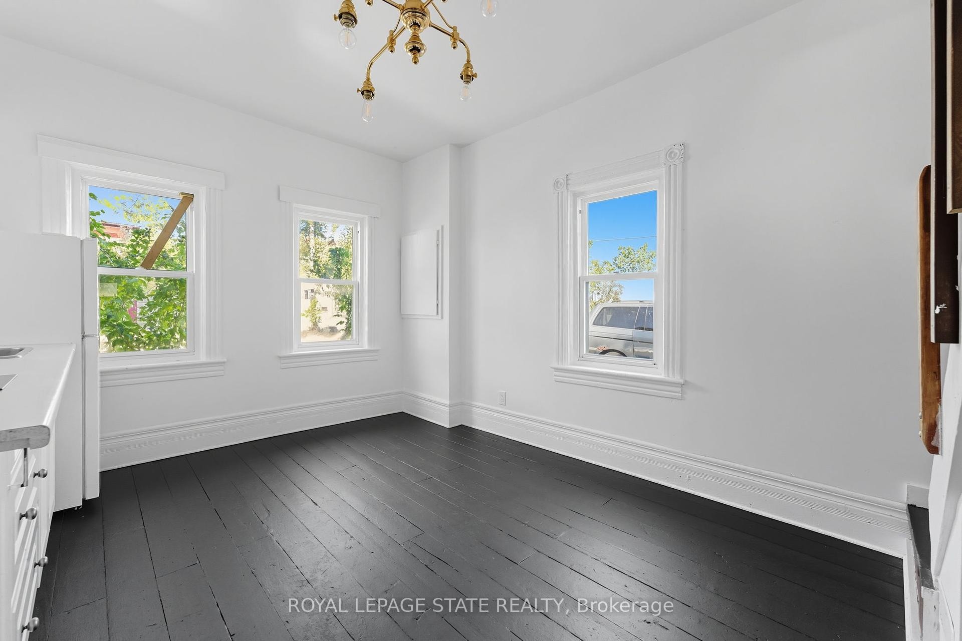 









8


Tasker

Street,
St. Catharines,




ON
L2R 3Z8

