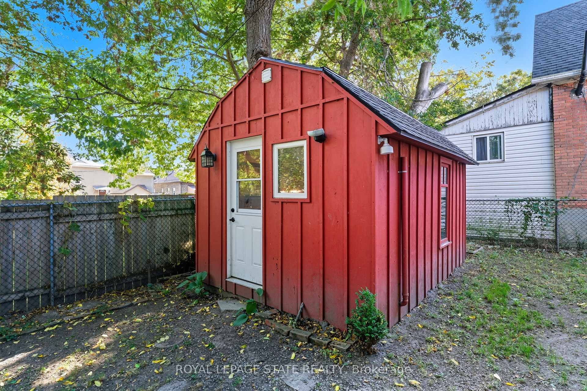 









8


Tasker

Street,
St. Catharines,




ON
L2R 3Z8

