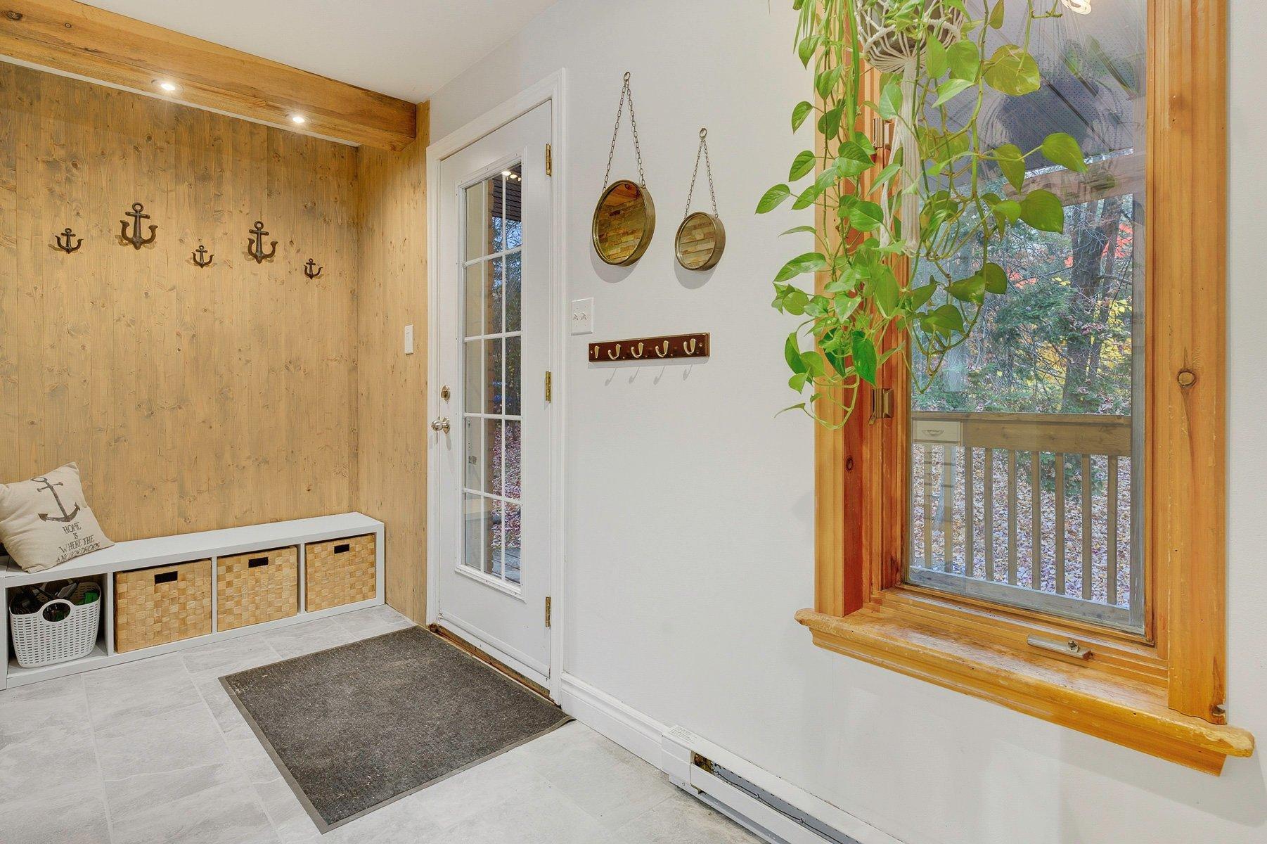 









870A


Rue de l'Olympiade

,
Sainte-Adèle,




QC
J8B2T9

