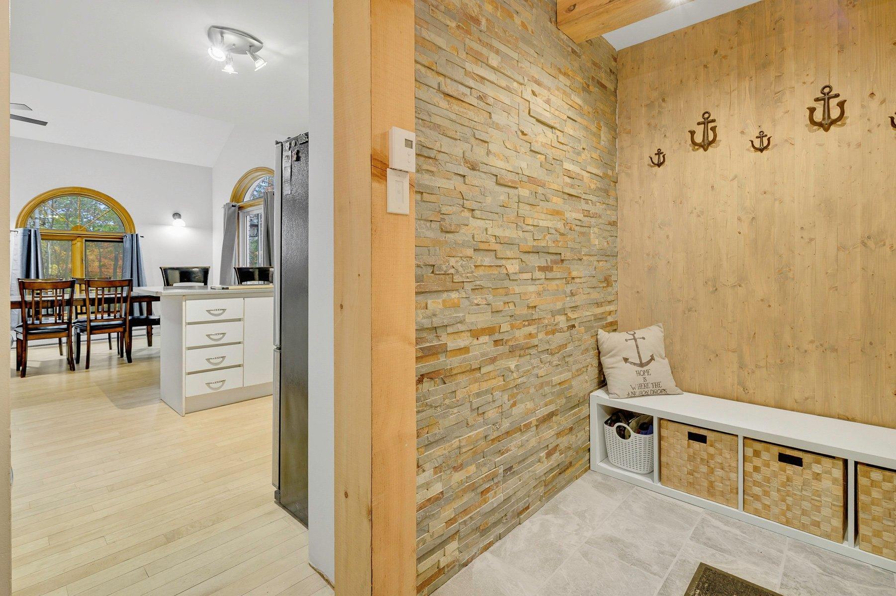 









870A


Rue de l'Olympiade

,
Sainte-Adèle,




QC
J8B2T9


