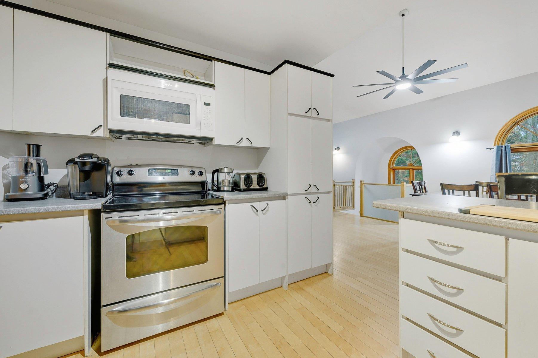 









870A


Rue de l'Olympiade

,
Sainte-Adèle,




QC
J8B2T9

