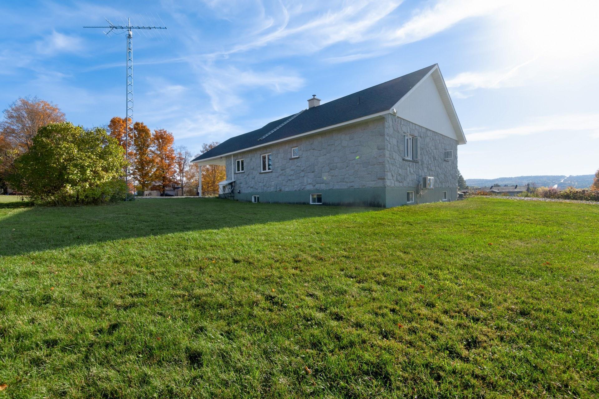 









125


Rue des Peupliers

,
Stratford,




QC
G0Y1P0

