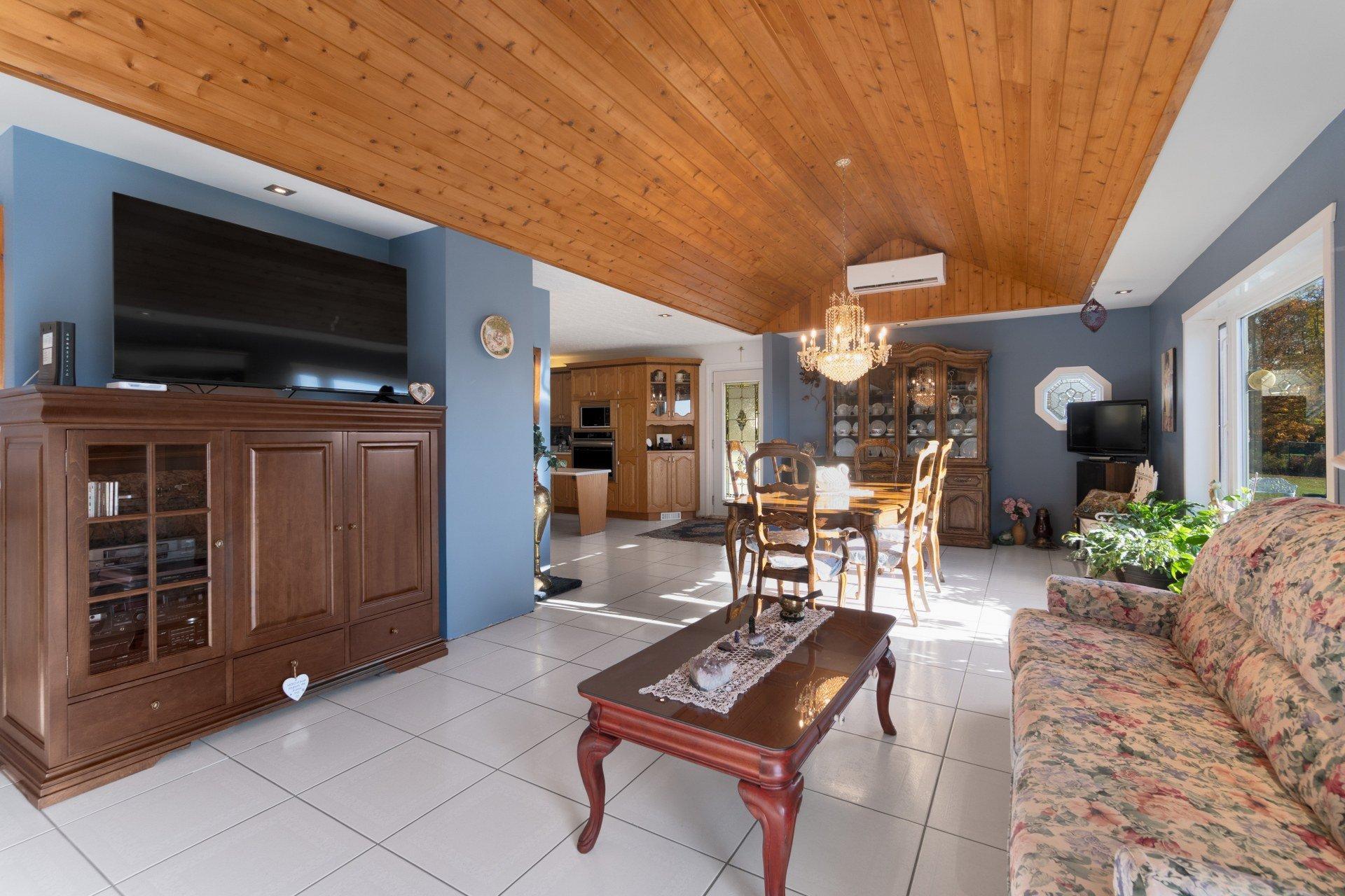 









125


Rue des Peupliers

,
Stratford,




QC
G0Y1P0

