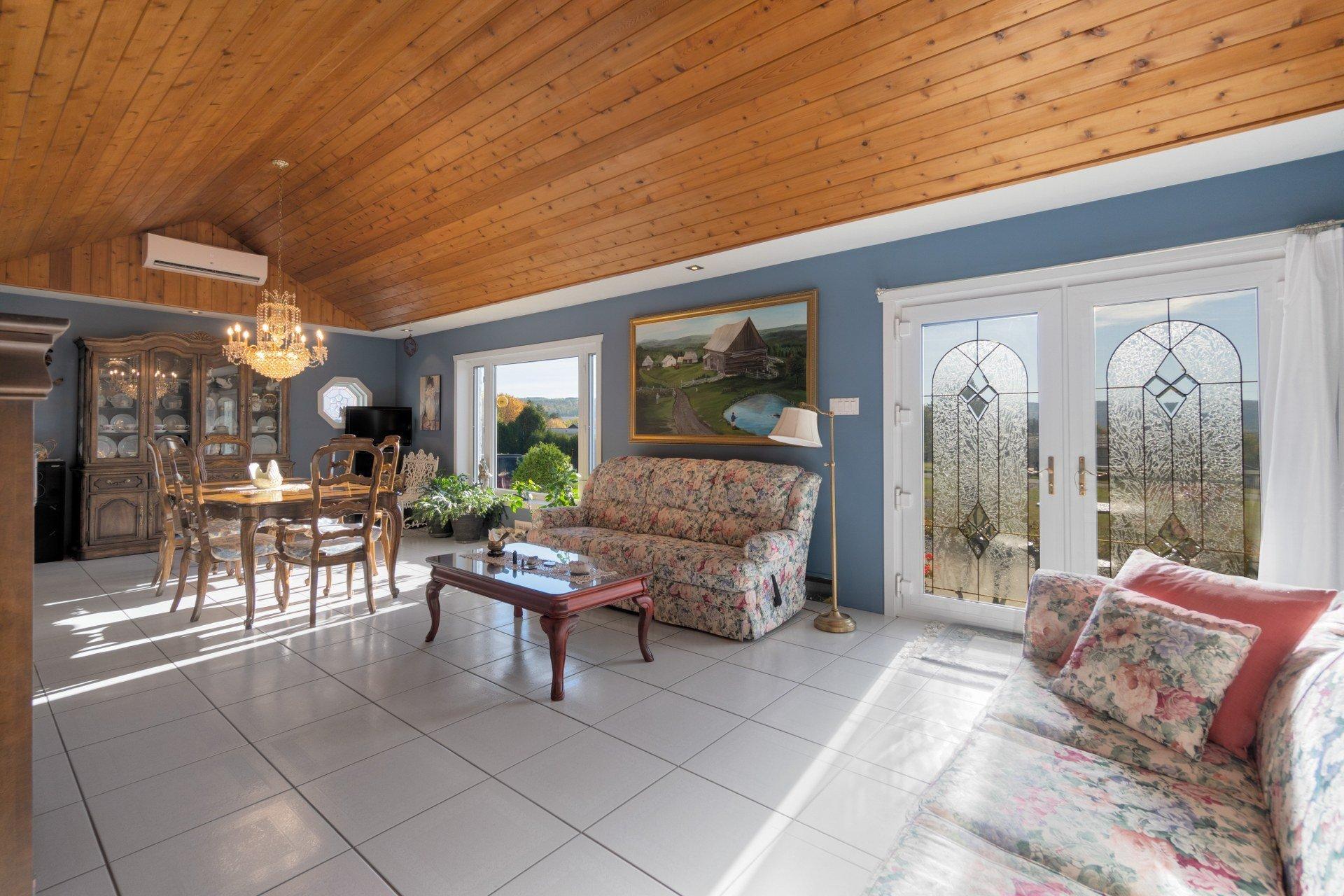 









125


Rue des Peupliers

,
Stratford,




QC
G0Y1P0

