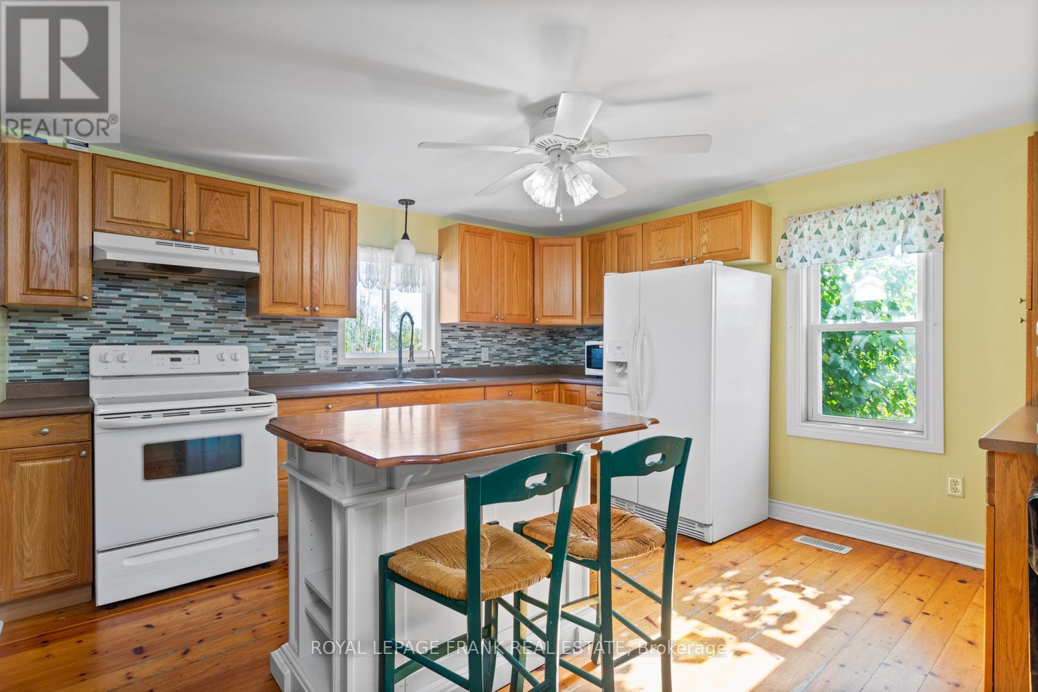 












15880 62 HIGHWAY

,
Madoc,




Ontario
K0K1Y0

