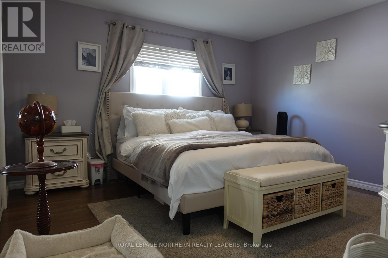 












50 MAJESTIC DRIVE

,
Timmins (MTJ - Beaurivage),




Ontario
P4R1N6

