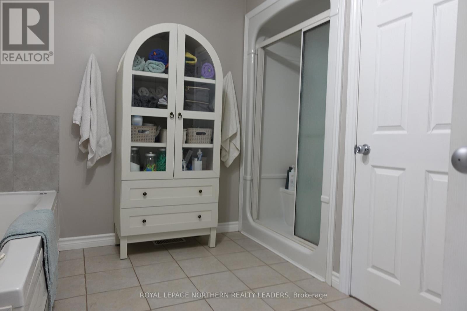 












50 MAJESTIC DRIVE

,
Timmins (MTJ - Beaurivage),




Ontario
P4R1N6

