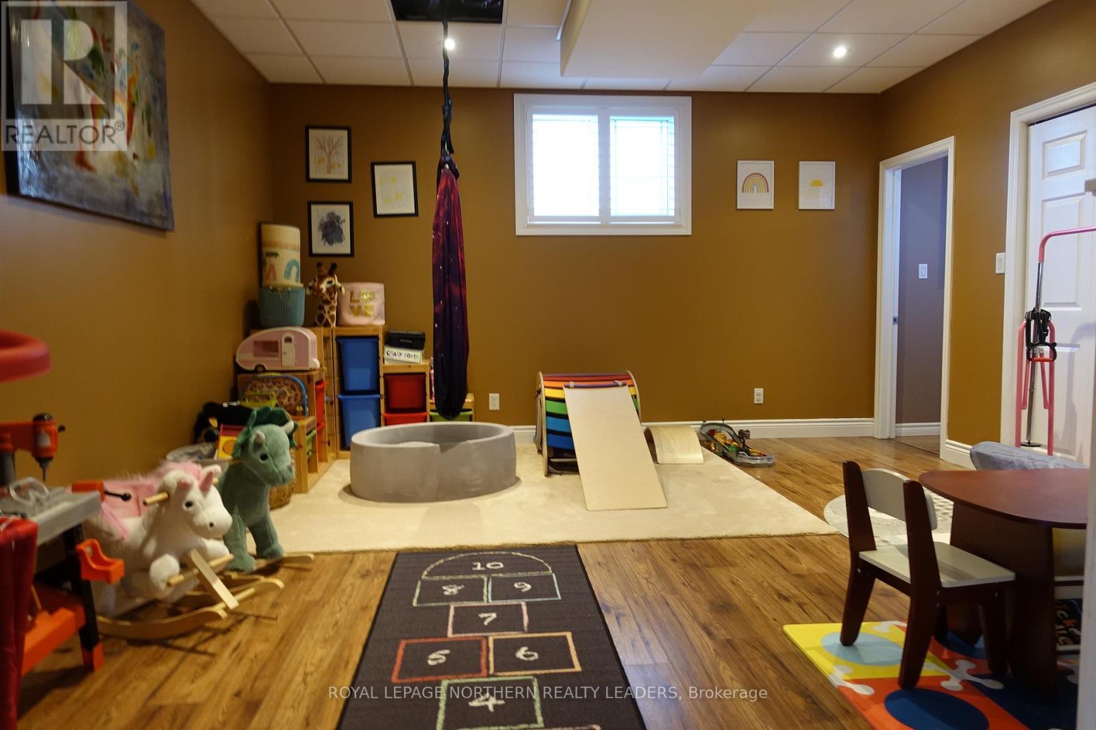 












50 MAJESTIC DRIVE

,
Timmins (MTJ - Beaurivage),




Ontario
P4R1N6

