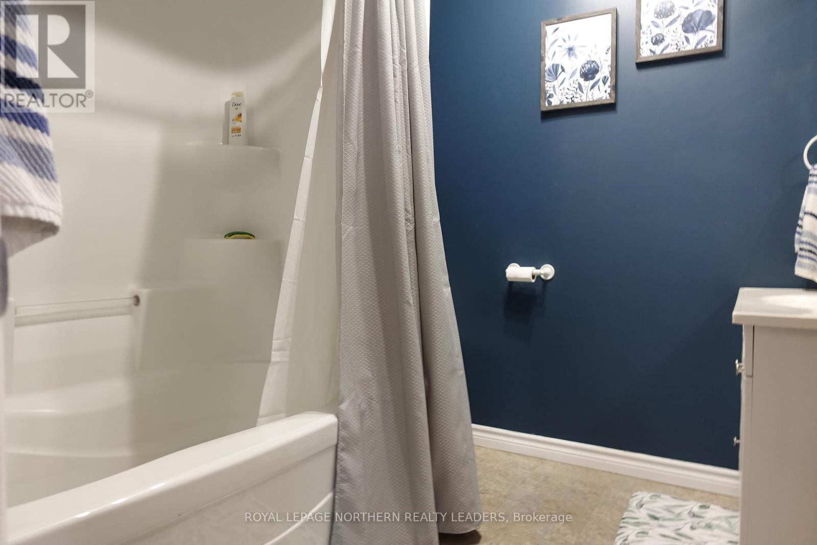 












50 MAJESTIC DRIVE

,
Timmins (MTJ - Beaurivage),




Ontario
P4R1N6

