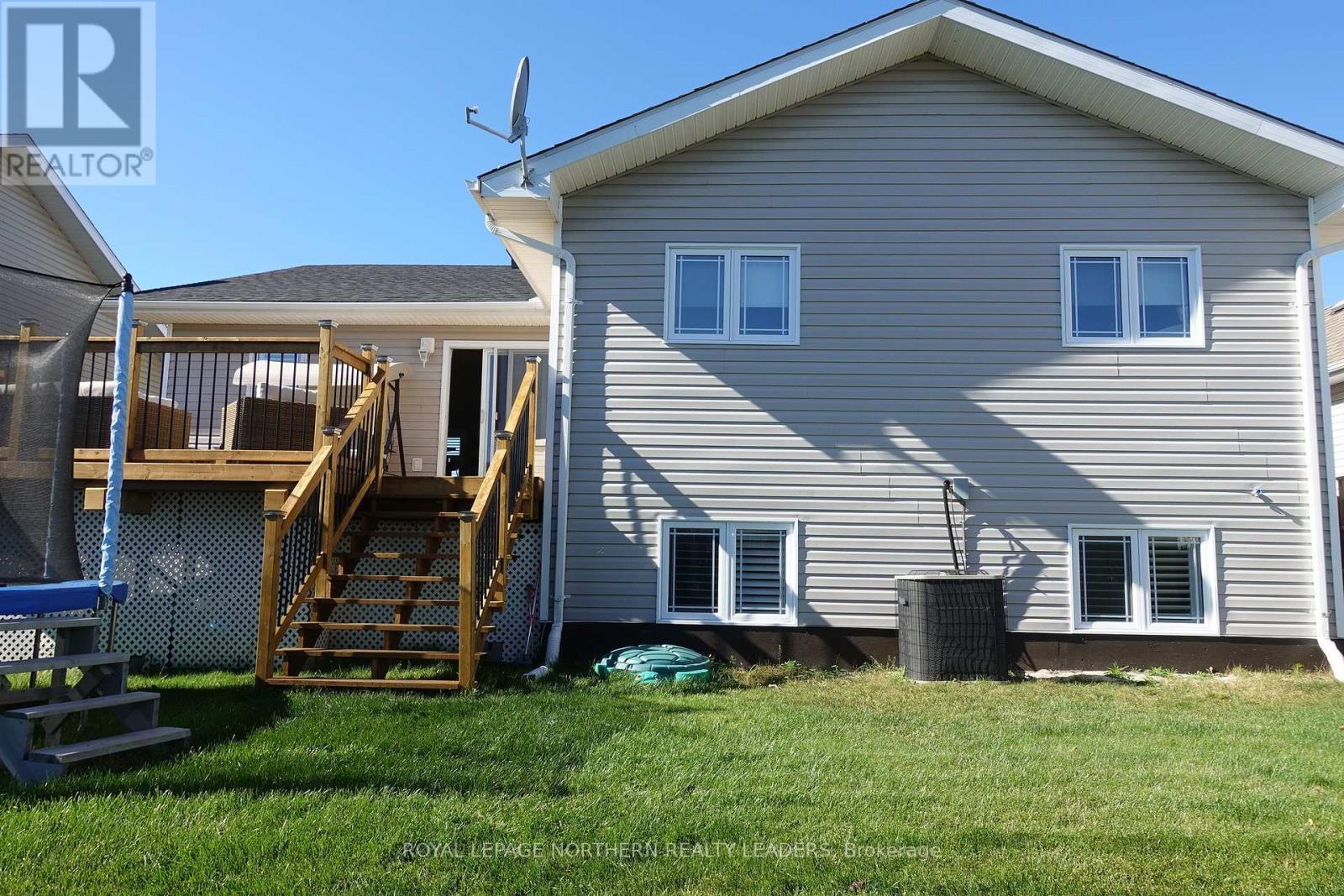 












50 MAJESTIC DRIVE

,
Timmins (MTJ - Beaurivage),




Ontario
P4R1N6

