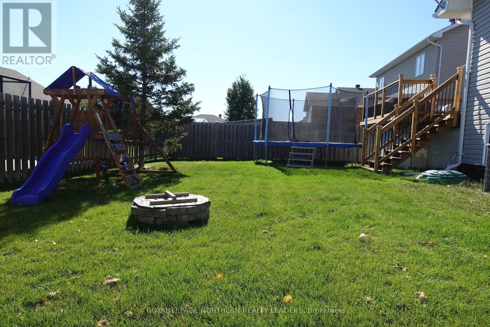












50 MAJESTIC DRIVE

,
Timmins (MTJ - Beaurivage),




Ontario
P4R1N6

