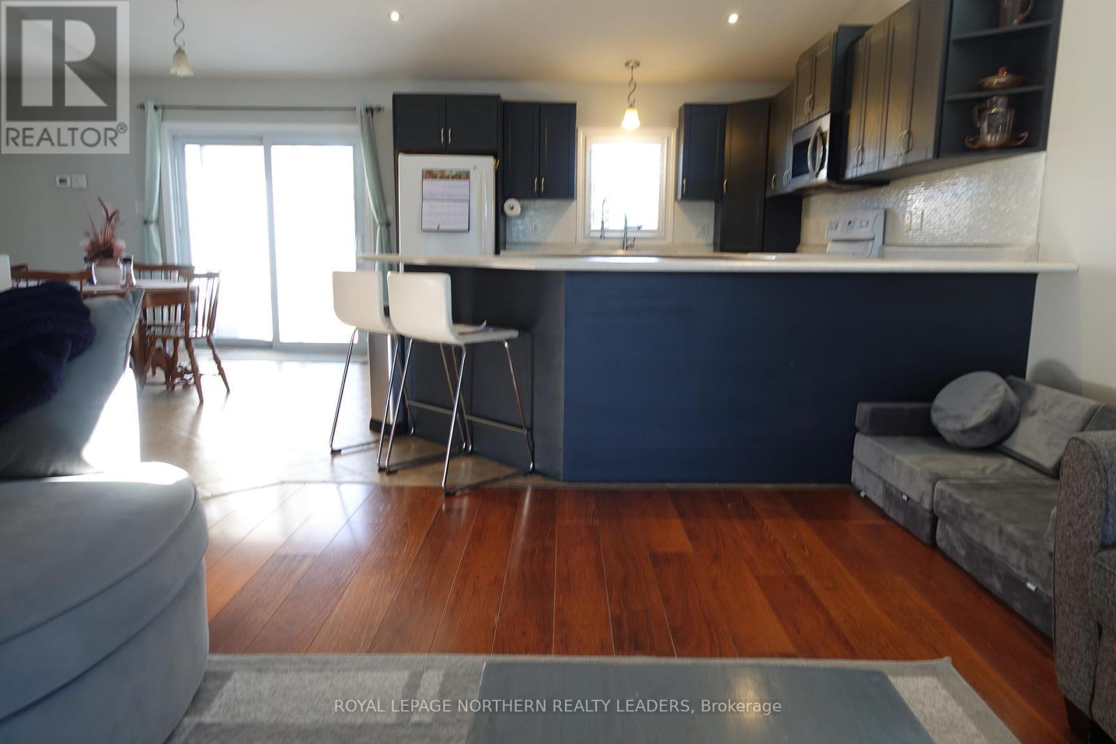 












50 MAJESTIC DRIVE

,
Timmins (MTJ - Beaurivage),




Ontario
P4R1N6

