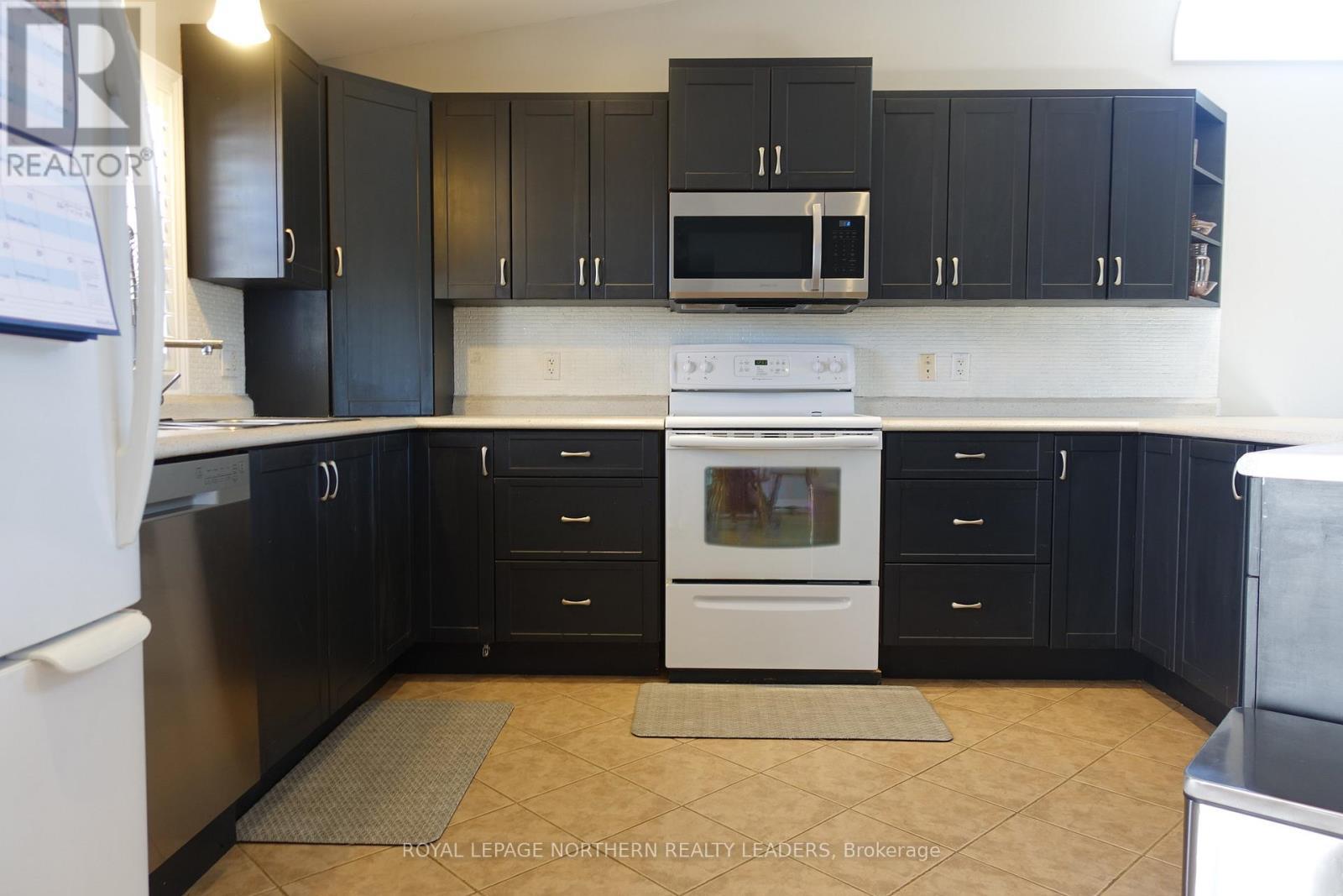 












50 MAJESTIC DRIVE

,
Timmins (MTJ - Beaurivage),




Ontario
P4R1N6


