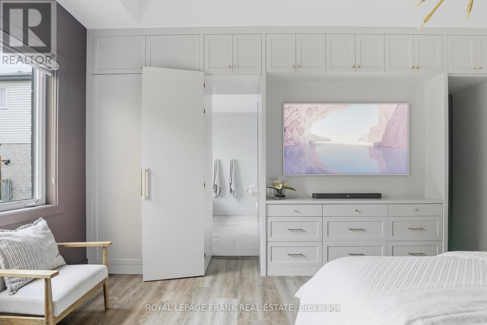 












1430 NASH ROAD

,
Clarington (Courtice),




Ontario
L1E2K1

