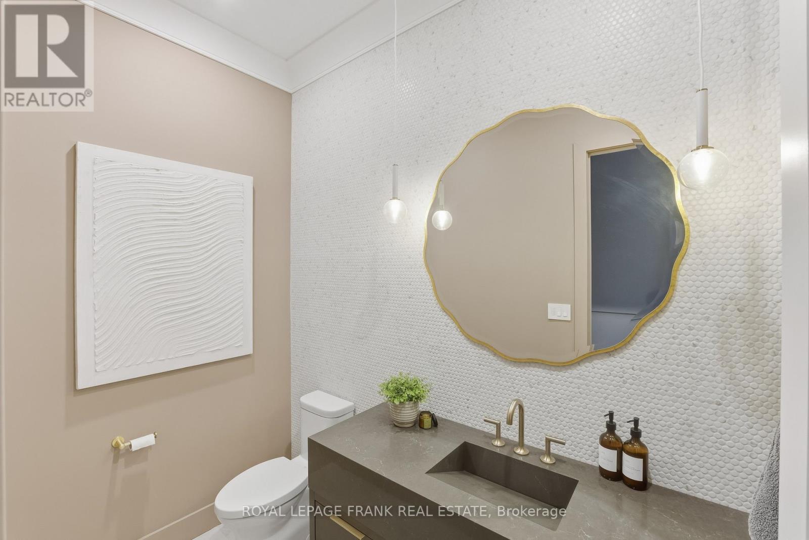 












1430 NASH ROAD

,
Clarington (Courtice),




Ontario
L1E2K1

