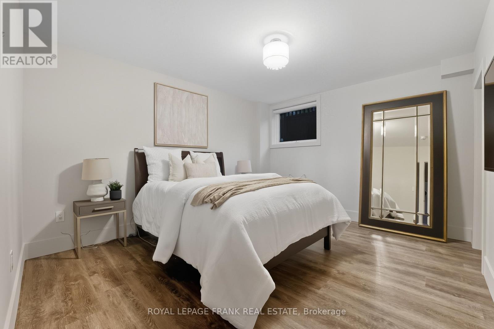 












1430 NASH ROAD

,
Clarington (Courtice),




Ontario
L1E2K1

