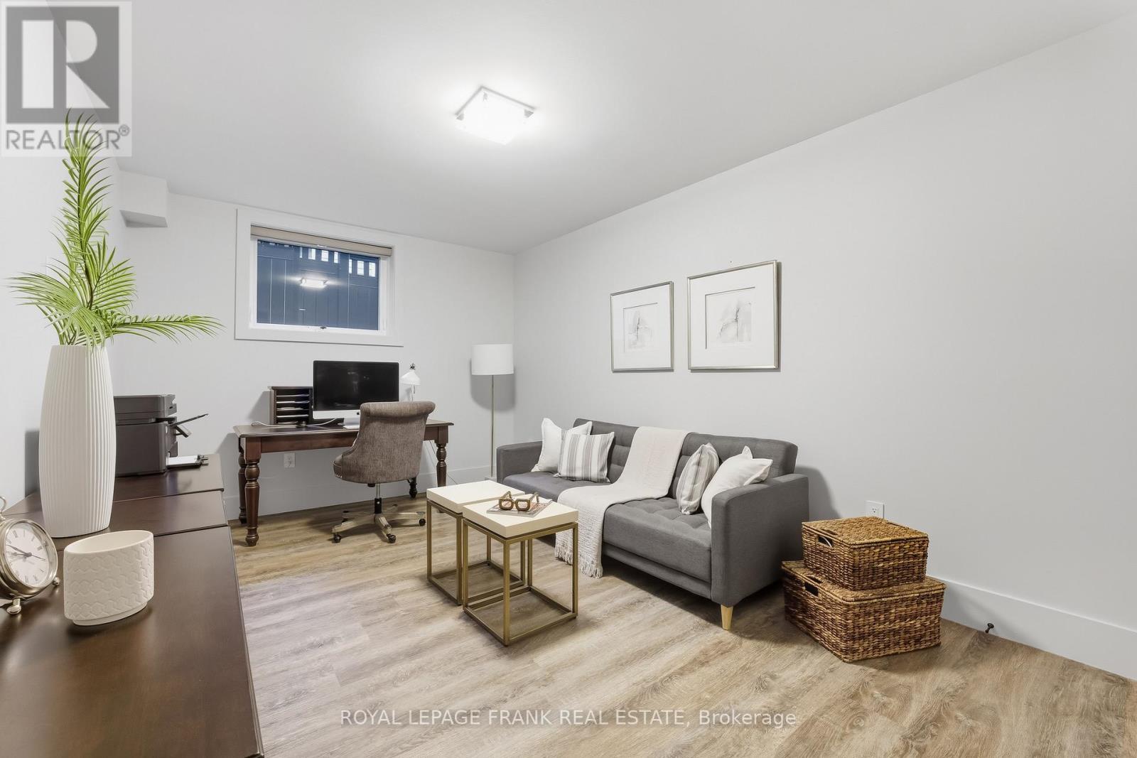 












1430 NASH ROAD

,
Clarington (Courtice),




Ontario
L1E2K1

