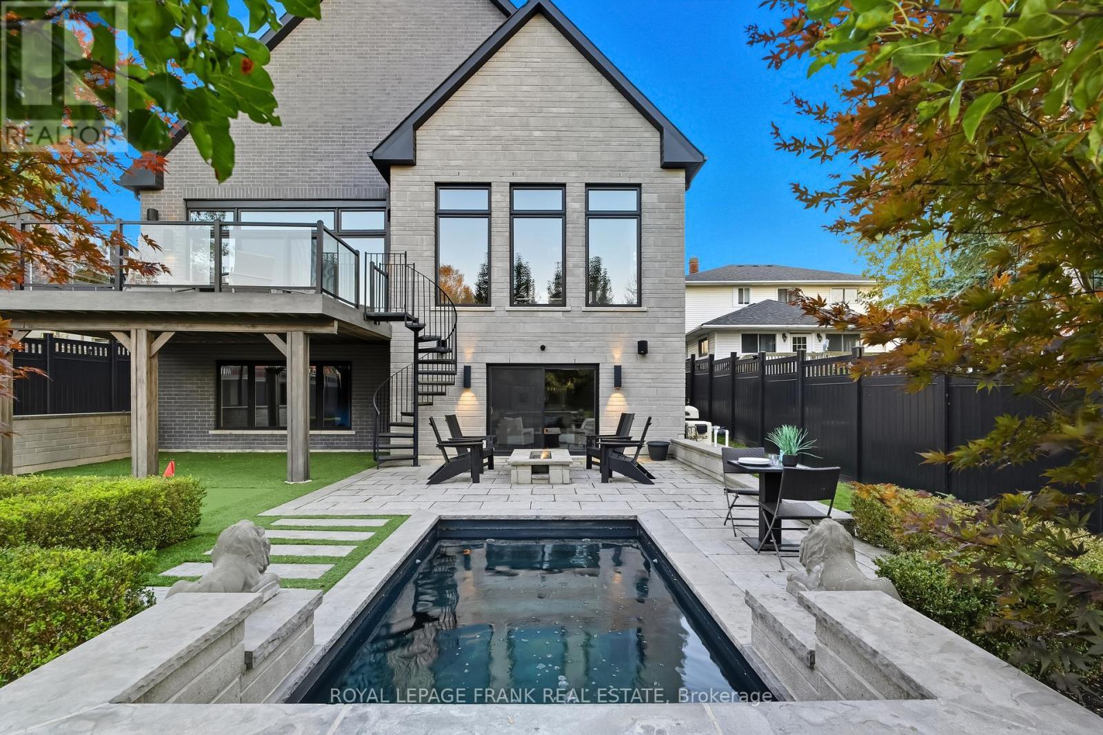 












1430 NASH ROAD

,
Clarington (Courtice),




Ontario
L1E2K1

