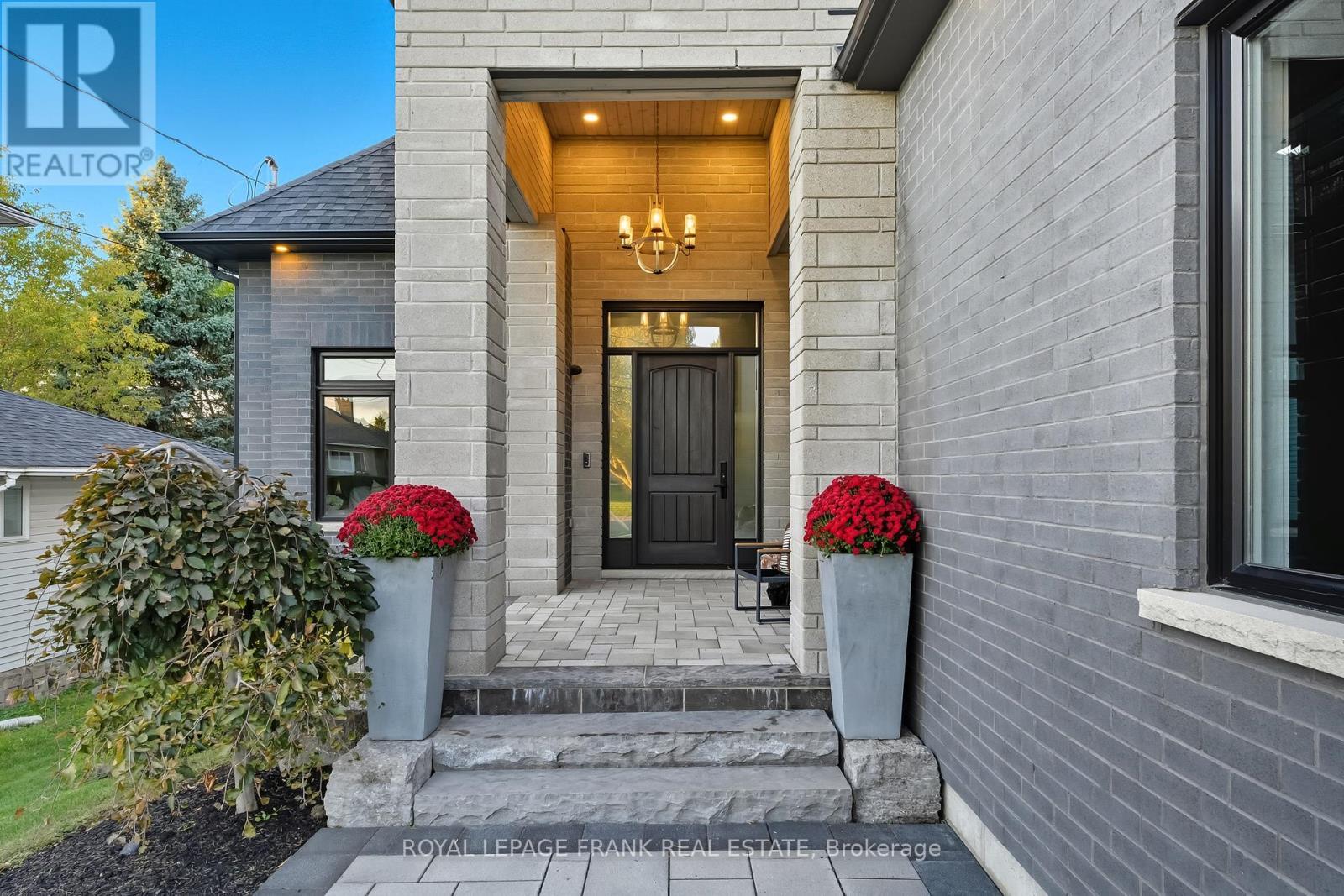 












1430 NASH ROAD

,
Clarington (Courtice),




Ontario
L1E2K1

